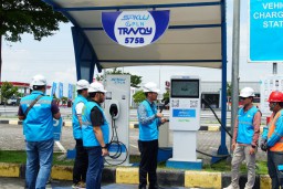 Jelang Nataru PLN Pastikan Kesiapan Infrastruktur SPKLU di Rest Area Trans Jawa Timur