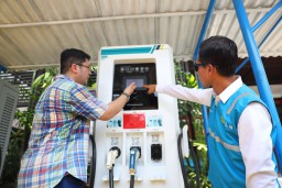 Pastikan Kesiapan SPKLU Jelang Libur Nataru, GM PLN Jatim Lakukan Inspeksi