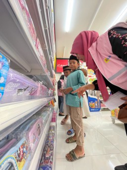 Srikandi PLN Jatim Geber Program Sosial Sambut Tahun Baru 2025