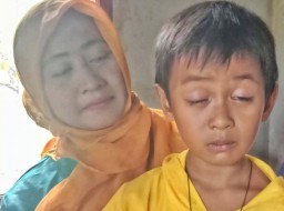 Butuh Uluran Tangan Dermawan Nasip Anak Yatim Bersama Ibu Yang Menderita ODGJ di Kabupaten Tanggamus