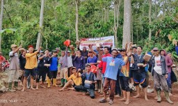 Antisipasi Banjir Warga Pekon Persiapan Kresnomulyo Barat Gotong Royong membuat Gorong gorong