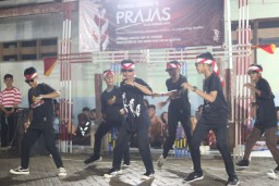 Malam Puncak Unggun Ria Kemah Akbar-V Pramuka Jawara As-Shiddiqi Terselenggara Khidmat di Tengah Tantangan Cuaca