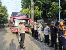 Satlantas Polres Gresik Bersama Jasa Raharja dan Dinas Perhubungan Lakukan Ramp Check