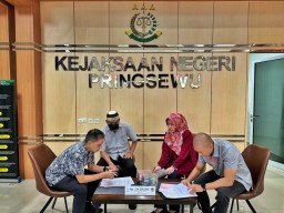 Kejari Pringsewu kembali menerima titipan Pengembalian Uang Dari Kasus Korupsi Dana Hibah LPTQ