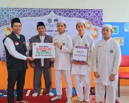 SMP LUQMAN HAKIM SURABAYA SALURKAN BANTUAN MELALUI LAZNAS BMH JATIM