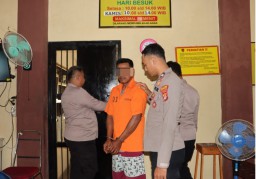 Warga Pekon Kamilin Kecamatan Pagelaran Utara Di Tangkap Atas Dugaan Pencurian Sepeda Motor Di Area Perkebunan