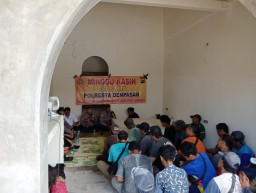Minggu Kasih Polresta Denpasar: Menyerap Aspirasi Buruh Bangunan di Desa Sanur Kaja