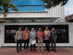 Ratusan ASN Dan Warga Desa Kedungsumur Kecamatan Krembung Ikut Jihad Rawat Kali