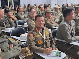 Retret Hari Kedua di Akmil Magelang, Bupati Pringsewu H. Riyanto Pamungkas Mengikuti Kegiatan Bersama Kepala Daerah