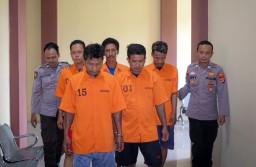 Main Judi di Bulan Ramadan, Lima Warga Pringsewu Ditangkap Polisi