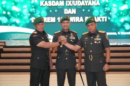 Pangdam Zamroni: Pemimpin Harus Percaya Diri Tidak Minder