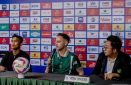 Hadapi Persib di GBT, Fokus Lini Belakang dan Tengah Raih Poin Maksimal