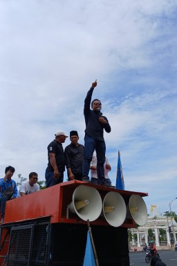 Ketua Harian IPPAMA / Direktur APMP JATIM Acek Kusuma Kecam Aksi Tawuran di Jalan Demak Surabaya