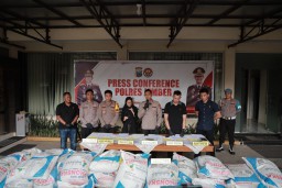 Polres Jember Ungkap Penyelewengan Pupuk Bersubsidi, Dua Pelaku Diamankan