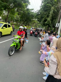 Siswa NSA Bagikan 1.500 Takjil, Wujud Kepedulian dan Kebersamaan di Bulan Ramadhan