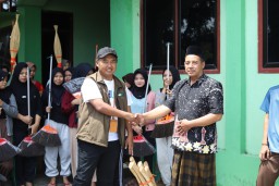 PT Pegadaian Kanwil Surabaya Hadir dalam Program Sobat Aksi Ramadan, Bagikan 100 Paket Sembako dan Alat Kebersihan
