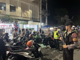 Tingkatkan Kamtibmas Diwilayah Hukum, Polres Jember Gelar KRYD Patroli Malam