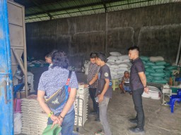 Sat Reskrim Polres Jember Gelar Sidak untuk Amankan Ketersediaan dan Harga Bapokting Jelang Idul Fitri 2025