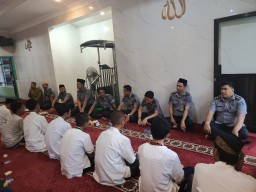 Kalapas Sidoarjo dan Pejabat Struktural Gelar Buka Bersama dengan WBP