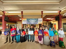 BANDARA JUANDA BAGIKAN 600 PAKET SEMBAKO UNTUK MASYARAKAT SEKITAR