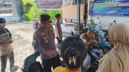 Kapolsek Gilimanuk Sampaikan Pesan Kamtibmas dalam Program "Jumat Curhat"