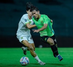 Paul Munster Instruksikan Pemain Persebaya Tetap Bugar Meski Libur Lebaran