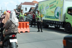 Puncak Arus Balik di Tanah Merah, Kapolres Bangkalan Bersama Tim Urai Turun ke Jalan
