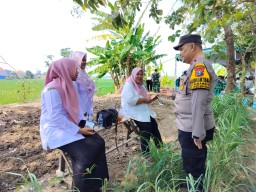 Bhabinkamtibmas Desa Semambung Koordinasi dengan Perangkat Desa Dukung Ketahanan Pangan