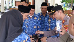 Peringati Hari Kesadaran Nasional, Polsek Gedangan Razia HP ASN Lingkungan Kecamatan Gedangan