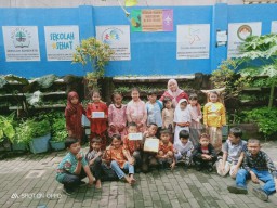 SDN Kaliasin V /286 Surabaya Memperingati Hari Kartini