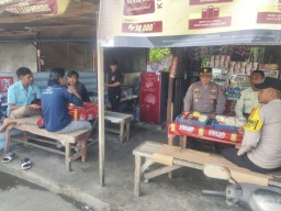 Kapolsek Gilimanuk Jalin Komunikasi dengan ABK dan Satpam Pelabuhan melalui “Jumat Curhat*