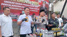 Satreskoba Polres Jombang Berhasil Merazia dan Mengamankan Puluhan Minuman Keras ( Miras ) Berbagai Merk