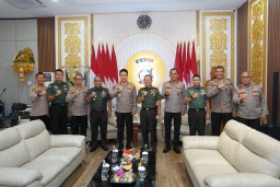 Awali Langkahnya Sebagai Pangdam, Mayjen Piek Silaturahmi ke Kapolda Bali