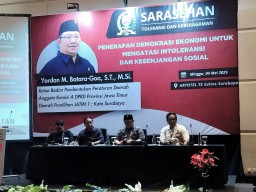Sarasehan Demokrasi Ekonomi: Yordan M. Batara-Goa Tegaskan Pentingnya Toleransi dan Kesetaraan Sosial