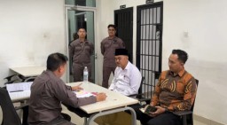 Kejari Pringsewu Laksanakan Tahap 2 Perkara Dana Hibah LPTQ Kab Pringsewu dengan Tersangka HI Jabatan Sekda Pringsewu