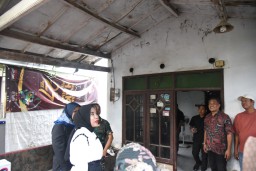 Wabup Sidoarjo Minta Kades Gelam Laporkan Warganya Yang Masih Menempati RTLH