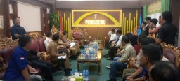 Warga Pagelaran Utara Pringsewu Audiensi ke Pemkab, Keluhkan Kerusakan Jalan Selama Puluhan Tahun