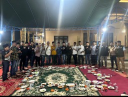 Ketua Umum FPMI Beserta Anggota Takziah ke Kediaman Ketua Umum Ormas IPPAMA H.Rasid Di Kabupaten Bangkalan