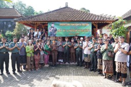 Pangdam IX/UDY Mayjen Piek Budyakto Anjangsana ke Puri Pahlawan I Gusti Ngurah Rai