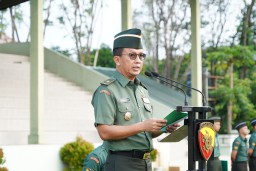 Upacara 17-an: Momen Mempertegas Jati Diri Sebagai Prajurit dan Aparatur Negara