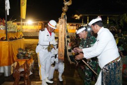 Pataka “Praja Raksaka” Disucikan, Pangdam Teguhkan Nilai Luhur TNI