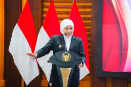 Luncurkan SPMB Berbasis AI Jenjang SMAN/SMKN, Gubernur Khofifah Pastikan Proses Berjalan Objektif, Transparan