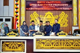 Bupati Pringsewu Ajukan 2 Ranperda, Melalui Rapat Paripurna DPRD