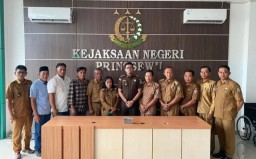 Kejari Pringsewu Kembali Sita Uang Titipan Pengembalian Kasus Dugaan Korupsi Bimtek Aparatur Desa 2024