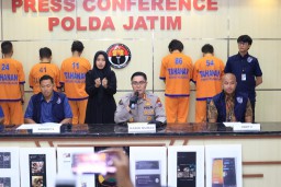 Polda Jatim Tangkap Remaja Penyebar Konten Pornografi Anak di Medsos