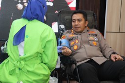 Sambut Hari Bhayangkara ke-79, Polres Pelabuhan Tanjung Perak Gelar Aksi Sosial Donor Darah dan Pemeriksaan Mata Gratis
