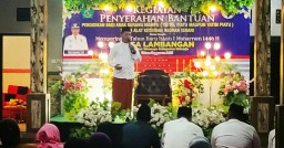 Pemdes Lambangan Berikan Santunan Kepada Anak Yatim Piatu