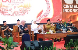 Buka Perkemahan DPW LDII Jatim di Wonosalam, Gubernur Khofifah Optimis Terbangun Karakter SDM Tangguh