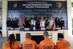 Polres Tanggamus Ungkap Kasus Komplotan Pencurian Emas Ratusan Juta Modus Bobol Rumah