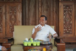 Bupati Pringsewu Lepas Kontingen KORMI Menuju FORNAS VIII NTB